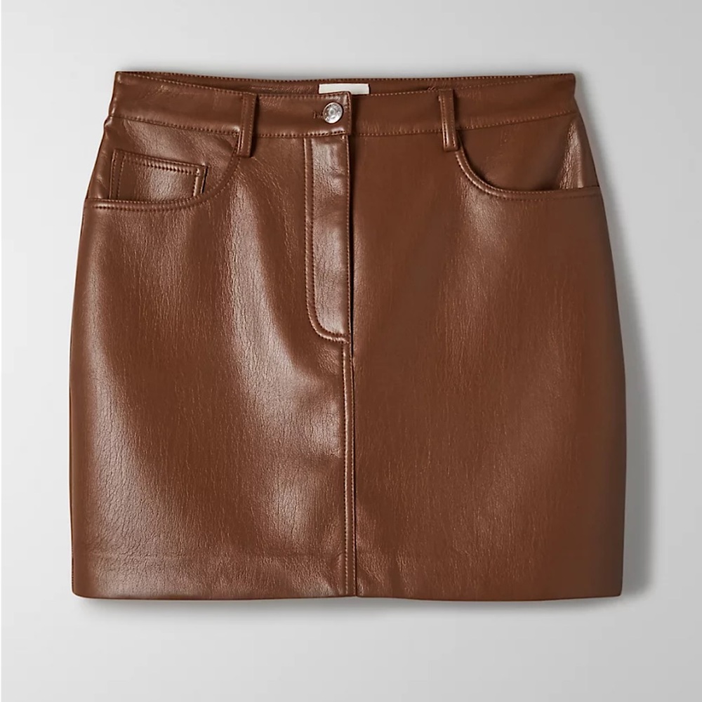 NWT Aritzia Dakota skirt in Cognac